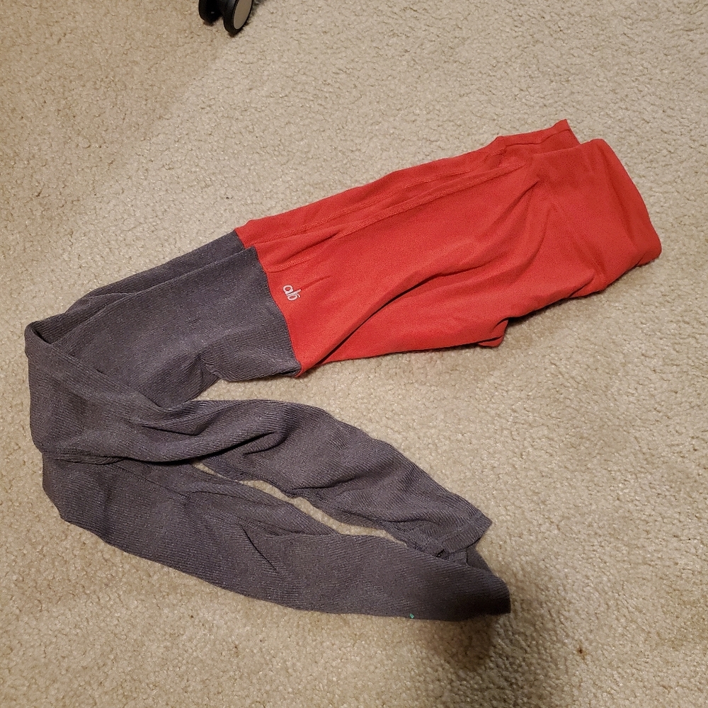 alo | Goddess Legging - Red Velvet, Stormy Heather